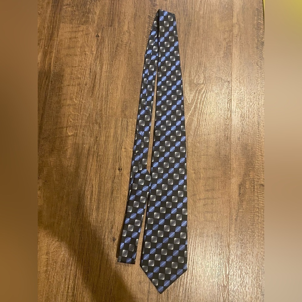 Geoffrey Beene Handmade 100% Silk Necktie Neck Tie Black, Blue and Gray